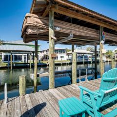 2 Mi to Beach! Canal-Front Escape in Crystal River