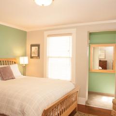 Chapala Gardens Historic West Beach 1BR - Unit 2