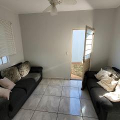 Casa com 2 quartos no Aero Rancho