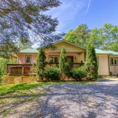 Memorable "Deer & Doe" by HoneyBearCabins 4BR 3BA, Mountain View Deck, Farmhouse Decor, Fireplace, 3 Acres