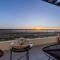 Ocean Dream - Spacious Duplex with Ocean View, Astonishing Sunset - 4 Bedrooms with Balcony - WIFI, IPTV