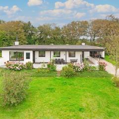 8 person holiday home in Struer-By Traum