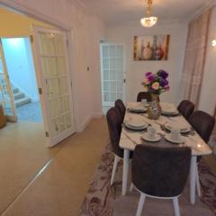 First Class Luxurious Apartment