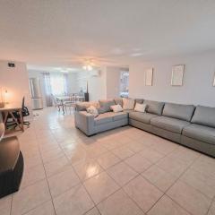 Apartment in Privet House Walk Distance To Beach