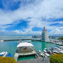 Straits Quay By The Marina 1BR Family Suite