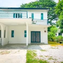 Tanjung Bungah Holiday Home 4BR 20Pax 6Carpark