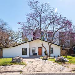 New Built at SoCO, Cloud Beds, Rain Shower, Fenced Yard,Eateries and Shops