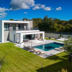 Villa BB Rapsody 10 with heated salt water pool