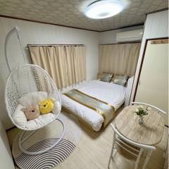 6 minutes to Shinjuku, 10 minutes to Shibuya, accommodating 6 people