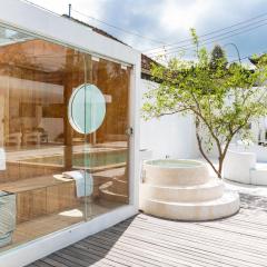 3BR Spa Villa Outdoor Cinema Sauna and Ice Bath