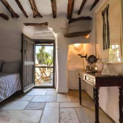Stone House By Anemos Tinos
