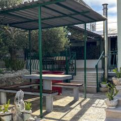 Stunning Apartment In Duce With House Sea View