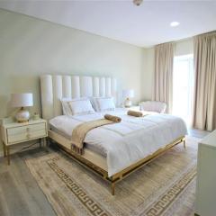 Luxurious 2BR Apartment with Stunning Views
