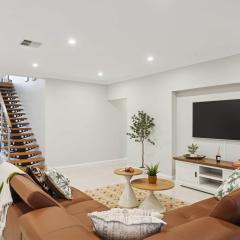 Spacious 400sqm Lake Coogee Retreat 4BR Beach