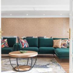 Garden Parking WiFi Near Sky Elstree Studios