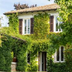 PODERI LA ROCCHETTA Countryside Estate on the Hills of Lake Garda