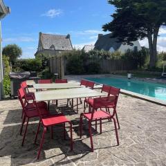 Villa spacieuse avec piscine à Plounéour-Brignogan