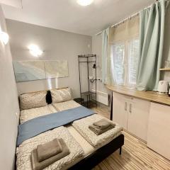 -The Conch- Room with Private Entrance and Bathroom