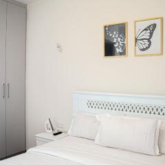 Modern 1-Bedroom Apartment at Garden City Mall