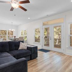 Munn Hub Live the Dream 4 Bdrm Home with Pool