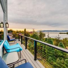 Astoria Home Base with River Views, 3 Mi to Dtwn!