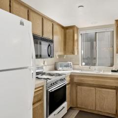 Summit Ski Resort Mountain View Condo - Walk to Snow Summit