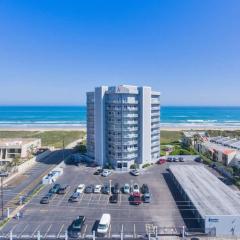 Cozy BBQ Walkable Location Beachfront