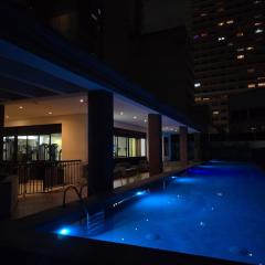 Apartamento aconchegante com piscina e jacuzzi