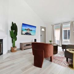 Steps tp beach Prime location Villa