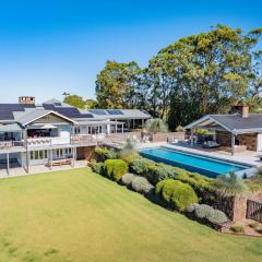 Escarpment House - Grand Hinterland Estate with Sweeping Ocean Views