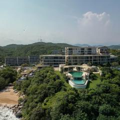 Luxury Oceanfront 2BR Condo Su Casa