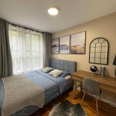 3BR Serene Suite Near Central Park