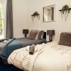 Central City Oasis - Sleeps 4 Parking Included Contractor Discounts!