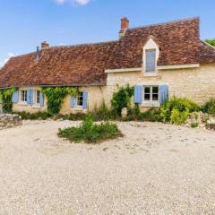 Gites for 2 people at a chateau with a garden