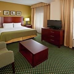Holiday Inn Express & Suites Indianapolis - East by IHG