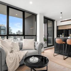 Luxe High-Floor Retreat- Epic Views-Steps to Crown