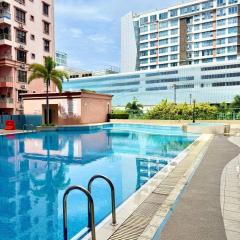 5 BEDROOMS PENTHOUSE VACATION HOME MARINA COURT KOTA KINABALU 15pax