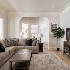 Alphabet District - 2BR Retreat - Prime Locale