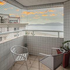 Encantador com vista mar, piscina, e wi-fi !