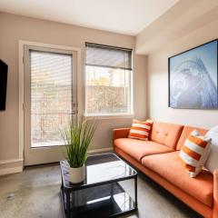 Bright Studio Apartment - Food Carts & Local Shops