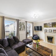 4BR 6Beds 3Bath Parking 3min Walk to Station Heathrow Airport & Windsor