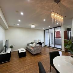 Cozy 2-Bedroom Apt 6 minutes to Paramatta Train