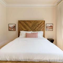 Stay Portland - 1923 Belmont House of Antiques - Coffee & Brunch