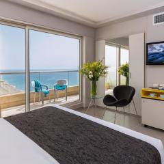 חדר על הים בבת ים