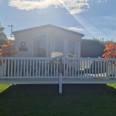 Lovely 8 Berth Caravan With Large Decking At Withernsea Sands Ref 79005Kg