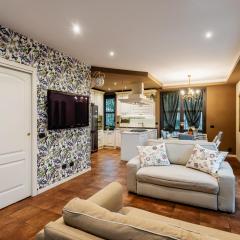 StayEasy Meucci - 2-Level apt with garden and box