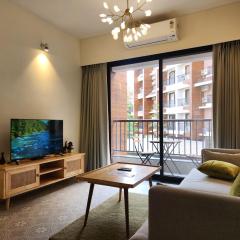 Premium 1BHK Candolim - Pool Access, Balcony - 5 Minutes to Beach