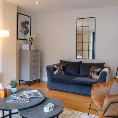Westminster 1 bed apt with terrace and Air-Con