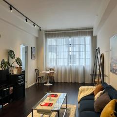 Auckland city Center large space 6 meters high Easy parking