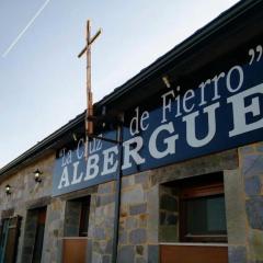 Albergue de peregrino Cruz de Fierro
